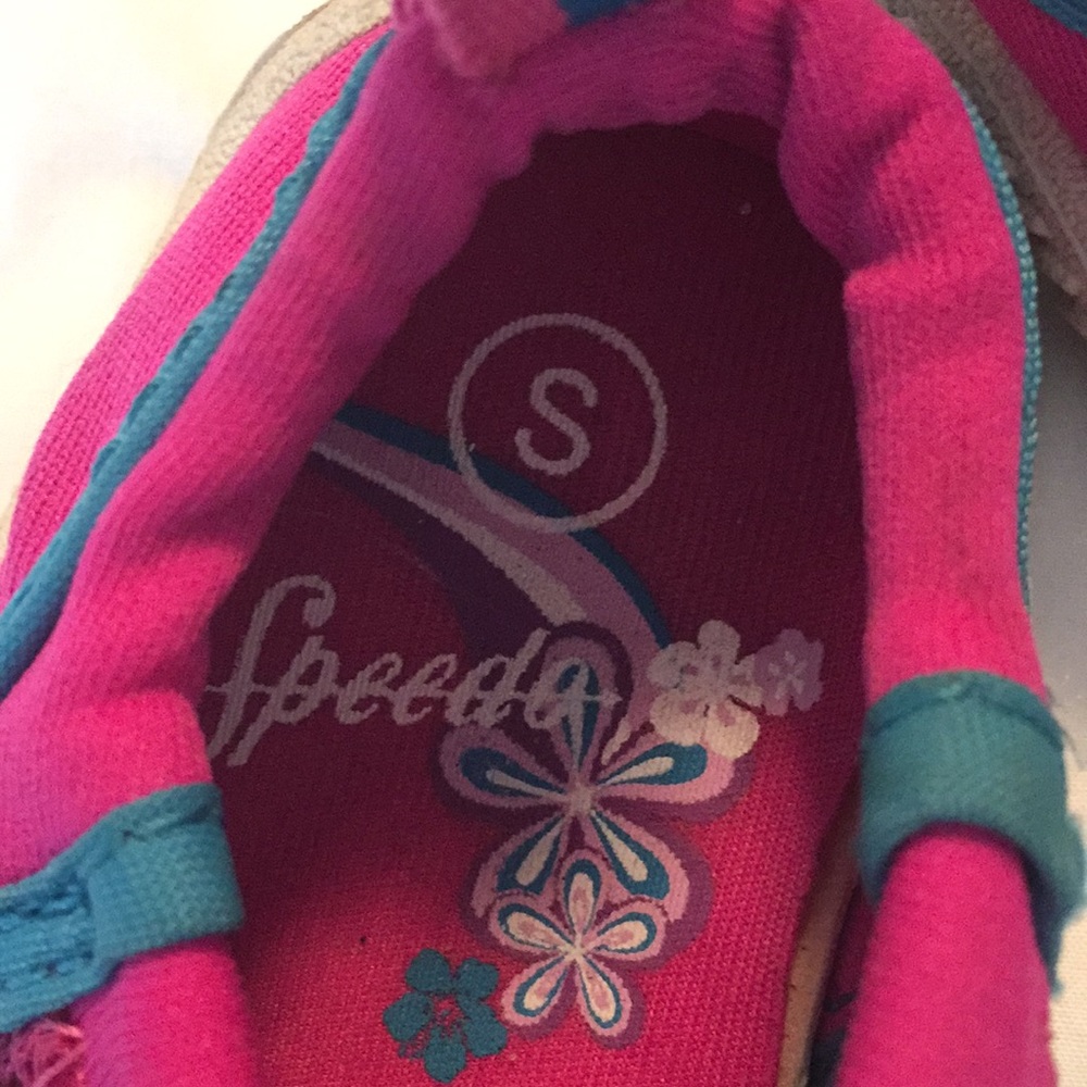 Pink Speedos - Picture 4 of 6
